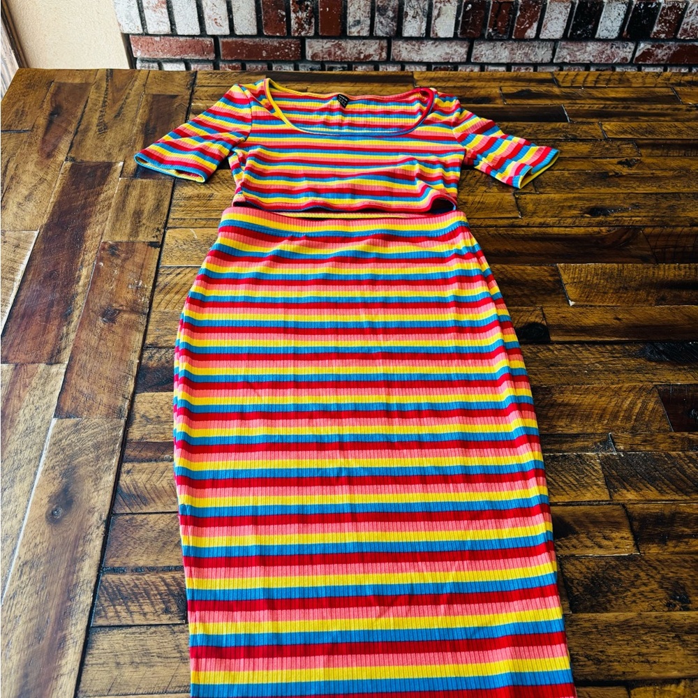 SHEIN Multicolor Striped Crop Top And Skirt Set